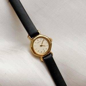 Vintage Seiko Petite dial Leather Strap Watch for women