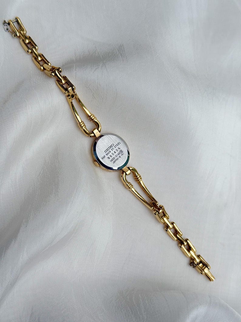 Vintage Seiko guldpläterade klockor med rubinfärgade accenter, unika armbandsdesigner; Present till henne bild 7