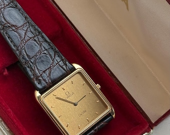 OMEGADe Ville Quartz レディース Near MINT Vintage OMEGA De Ville Cal 1377 Gold Tank Qz Mens Watch