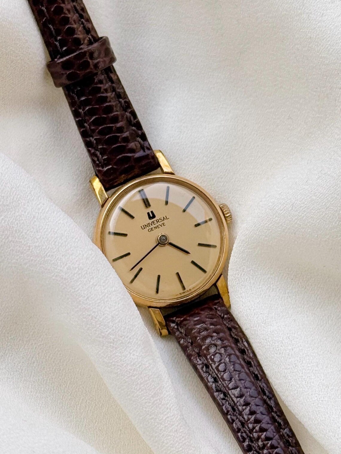 Vintage Universal Geneve Women’s watch; Mechanical wind, foto 1 de 4