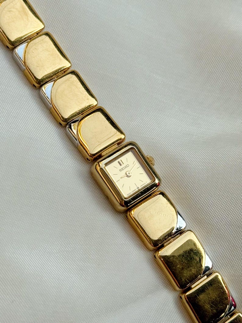 Vintage Seiko guldpläterade klockor med rubinfärgade accenter, unika armbandsdesigner; Present till henne 2.Seiko square dial