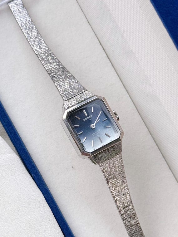 Vintage Rare Seiko Blue dial Silver Watch for women; Mechanical wind