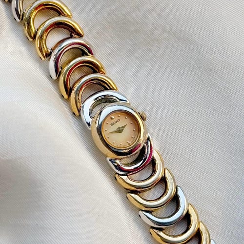 Montre vintage rare Seiko Petite Dial Rings tricolore pour femme ; Montre délicate