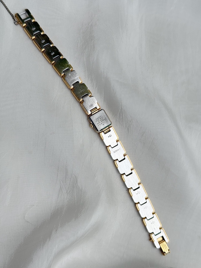 Vintage Seiko guldpläterade klockor med rubinfärgade accenter, unika armbandsdesigner; Present till henne bild 4