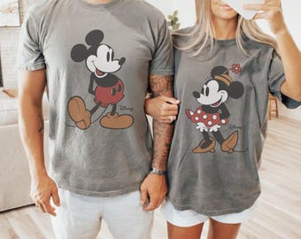Comfort Colors® Retro Micky Maus Shirt, Disney Micky Minnie Maus Klassische Pose Paar Shirt, Disney Paar passende Shirt, Disneyland T-Shirt