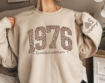 Custom 1976 Retro Birthday Sweatshirt, Leopard 50th Birthday Gifts for Women, Christmas Gift for Mom Fiftieth Sweater Born, Gift for Her