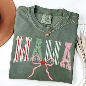 Comfort Colors Christmas Mama Shirt, Retro Mom Shirt, Christmas Gift for Mom, Xmas Christmas Tee Holiday New Mom Gift Pregnancy Announcement