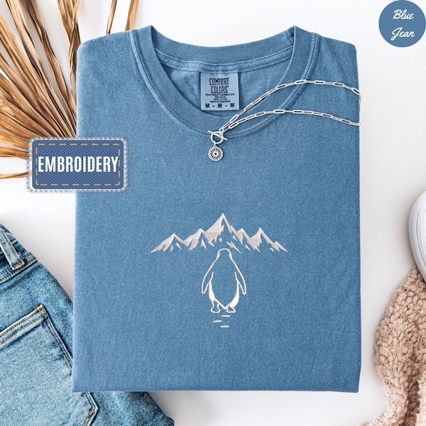 Besticktes minimalistisches Nihilist Penguin Mountain Shirt, Comfort Colors® Aesthetic Adventure Shirt, Quiet Courage Graphic Tee