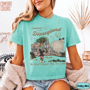 Comfort Colors® Retro Disneyland Boxy T-shirt, Happiest Place Disney Crop Top, Vintage Mickey Crop Top, Retro Aquarel Disney T-shirt, Disneyskjorta bild 7