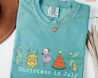 Camiseta Comfort Colors® Natal em Julho, Camiseta de Férias de Verão do Papai Noel, Camiseta de Natal no Verão, Presente de Natal em Julho, Camiseta de Natal Tropical