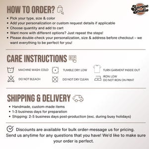 Puede incluir: Gr&aacute;fico informativo color crema con texto que detalla c&oacute;mo realizar un pedido, instrucciones de cuidado e informaci&oacute;n de env&iacute;o. Incluye un logotipo de Aurose Studio. Las instrucciones de cuidado incluyen s&iacute;mbolos de lavado, secado y planchado.