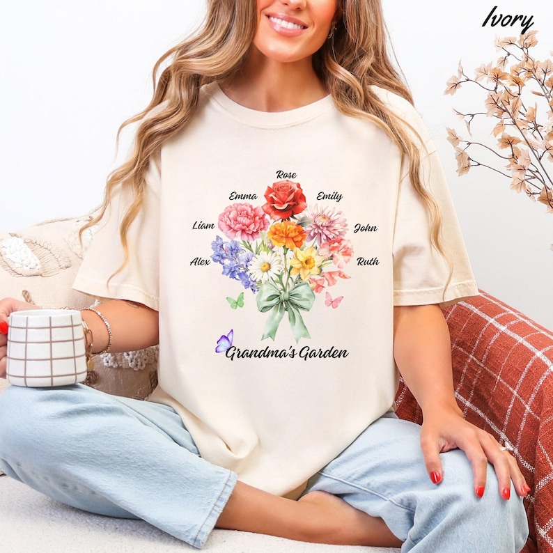 Maglietta con fiori di nascita Comfort Colors, fiori di nascita personalizzati con nomi per bambini, maglietta con il giardino della nonna, regalo di Natale per la mamma immagine 8