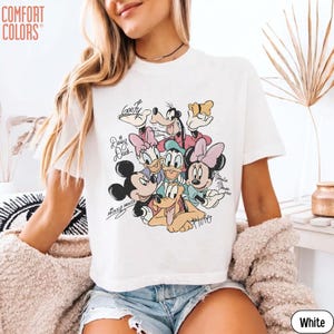 Comfort Colors® Retro Musse Pigg och vänner Disney boxig skjorta, Disneyland familjeresa kort t-shirt, Disney semester sommartröjor bild 7