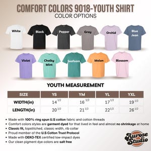 K&ouml;nnte beinhalten: Produktbild mit Comfort Colors 9018 Jugend-Shirts in verschiedenen Farben, darunter Wei&szlig;, Schwarz und Blue Jean. Das Bild zeigt Farboptionen und Jugendma&szlig;e in Zoll. Die Shirts sind aus ringgesponnener Baumwolle und haben eine klassische Passform.