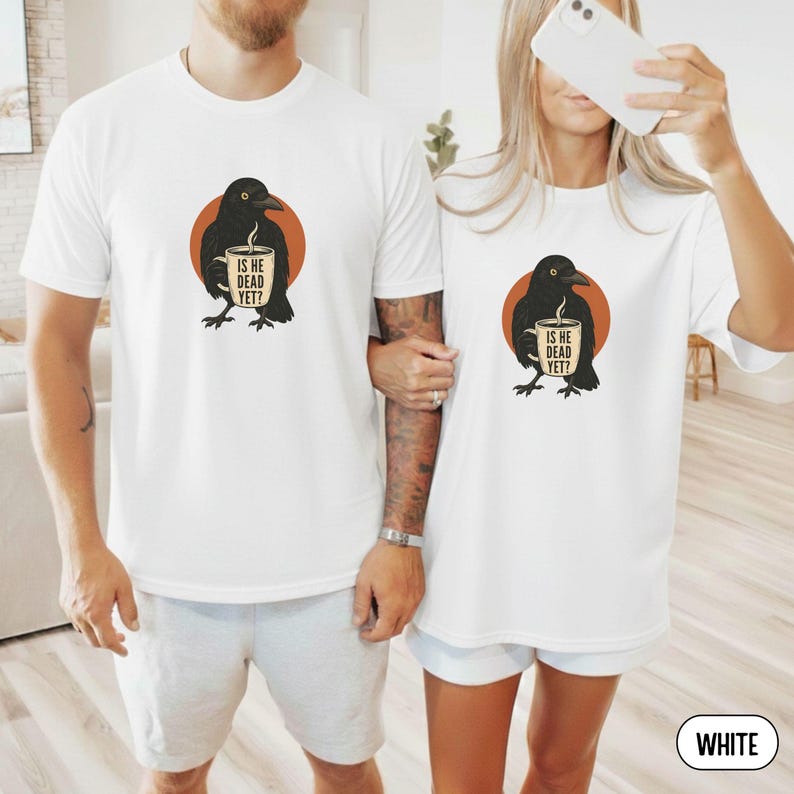 Camiseta ¿Ya está muerto?, camiseta Comfort Colors® Raven Crow Coffee, camiseta de Halloween Black Crow de protesta contra Trump, camiseta política imagen 7
