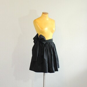 1980s Celia Tejada Skirt // Small 26 Waist
