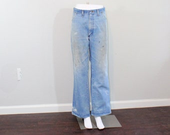 1990s Men's Distressed Wrangler Straight Jeans // 38x30