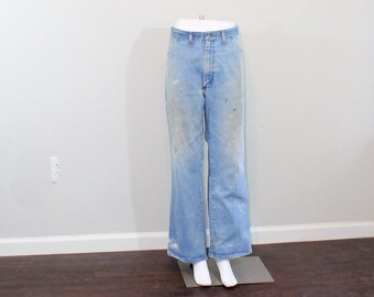 1980s Wrangler No Fault Distressed Straight Leg Jeans // 38x30