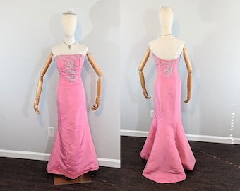 Robe de soirée rose sans bretelles Escada Année 2000 ornée de perles//Très petite