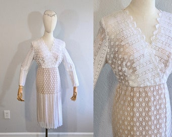 1960s White Lace Long Sleeve Day Dress // Small