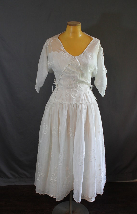 1950s White Embroidered Dress and Bolero Set // E… - image 4