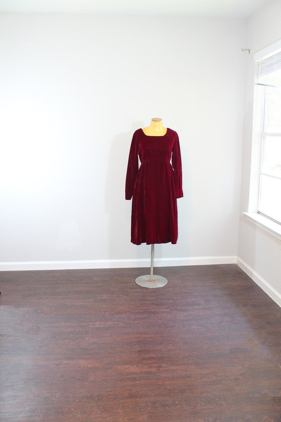 1960s Burgundy Velvet Dress // Long Sleeve // Medi
