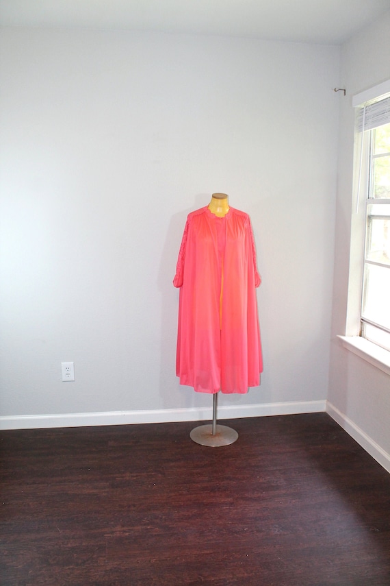 1960s Vanity Fair Short Red Robe // One Size - image 1