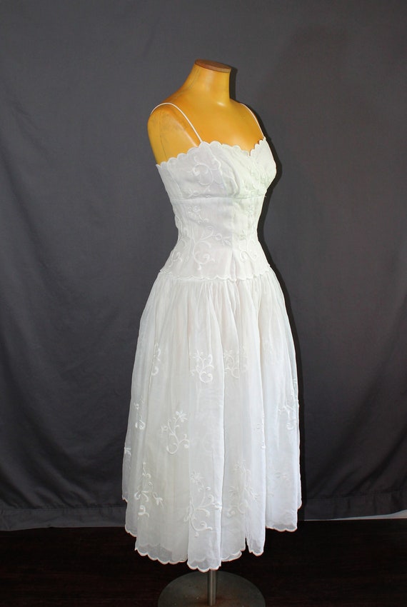 1950s White Embroidered Dress and Bolero Set // E… - image 5