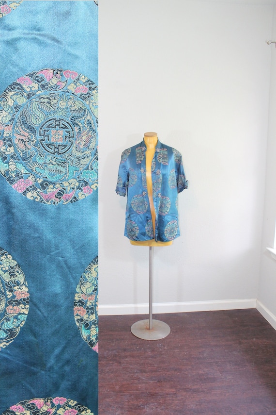 1960s Chinese Silk Embroidered Short Sleeve Brocad