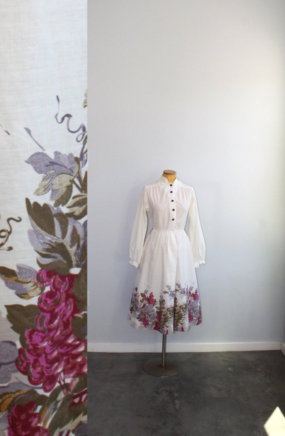 1970s Grape Vine Print Shirt Dress // 1970s // Sma