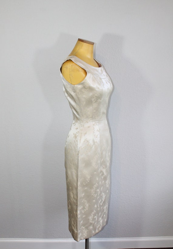 1950s Ivory Satin Brocade Wiggle Dress // Small /… - image 6