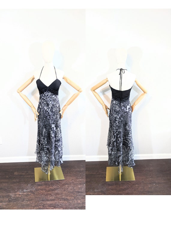 hairstyle halter neck dress 21 Stunning Hairstyles for Neckline Dresses Red Graduation Dress