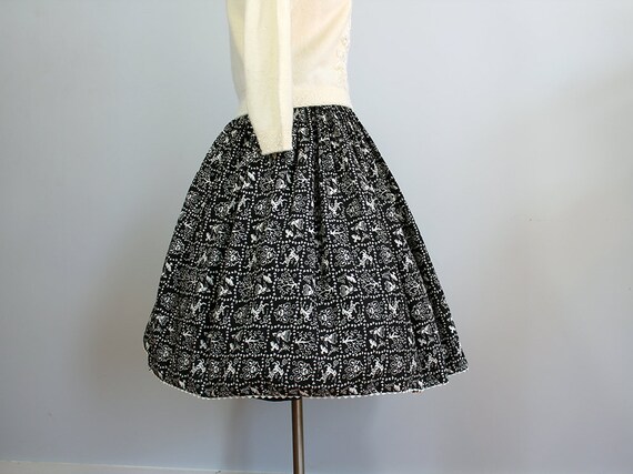 1950s Novelty Deer Print Skirt // Size XS // Folk… - image 1