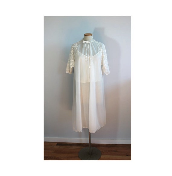 Retro White Robe 1960s Chiffon White Robe // One Size - Gem