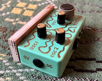 Atari Punk Console drone/noise synth with fuzz