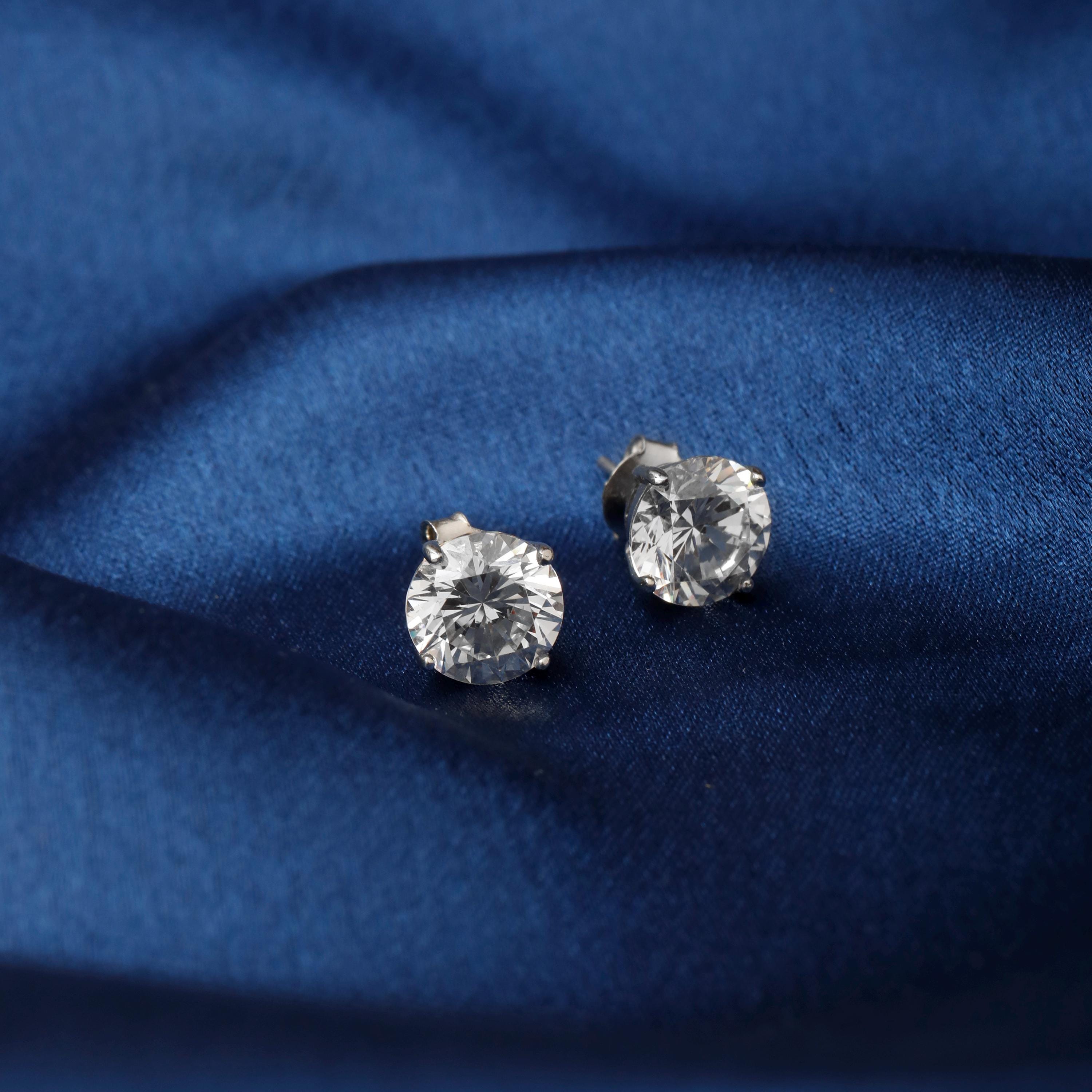 Orecchini A Perno Solitario Moissanite Colore D Certificati VVS1