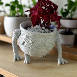 Elden Ring Iron Fist Alexander Planter - Deluxe Art-Deco-Statuenfigur, umweltfreundlicher 3D-gedruckter Topf für Kinder und Haustiere