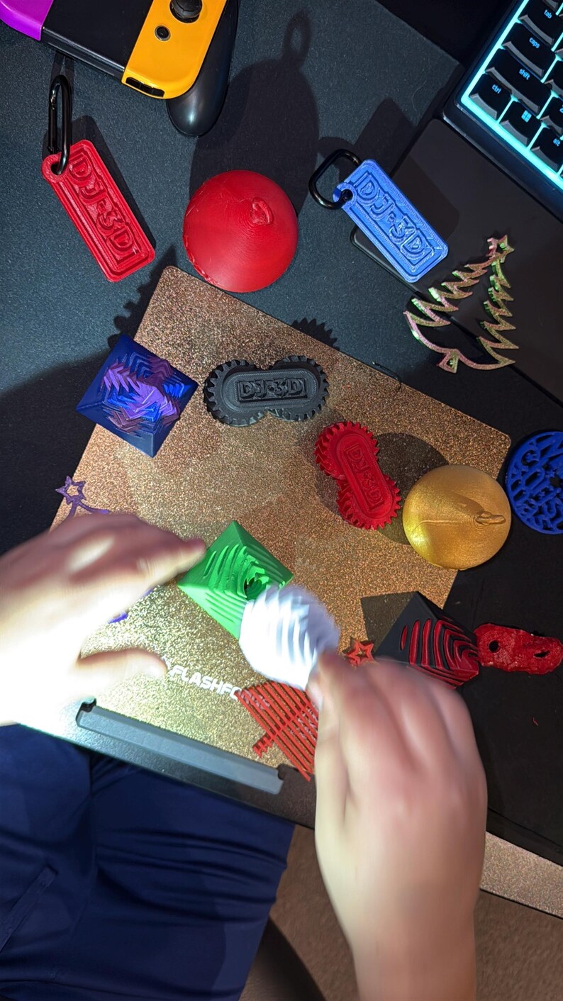 Pyramid 3D Printed Fidgets - Fully Customisable in Any Colour You Want ...