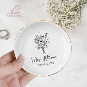 Engagement Gift, Personalized Ring Dish, Bridal Shower Gift,Anniversary Gift, Wedding Gift, Mrs Engagement Bride Jewelry Holder Trinket Dish