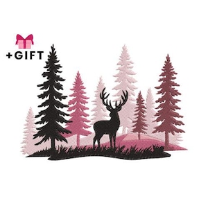 Könnte beinhalten: Gesticktes Design mit einer schwarzen Hirschsilhouette mit Geweih vor einem Wald aus rosa, schwarzen und hellrosa Bäumen. Der Text "+GESCHENK" steht über einer rosa Geschenkbox.