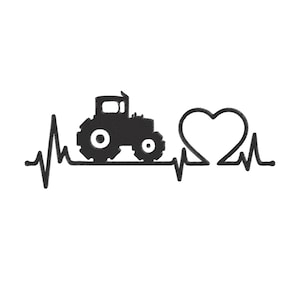 Könnte beinhalten: Schwarze Silhouette eines Traktors, integriert in eine Herzschlaglinie, mit einem Herzsymbol am Ende. Das Design befindet sich auf weißem Hintergrund und eignet sich für Dekorationen oder Kleidung zum Thema Bauernhof.