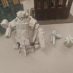 Orcs Heavy Batt Walker Miniature Model | Dystopische Super Heavy Figur für Sammler & Tabletop Gaming