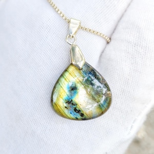 27 Carat Natural Labradorite Multi Fire Heart Cabochon Gemstone with German Silver GS Hook Pendent with Chain.
