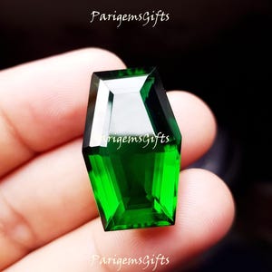 35 Ct Green Topaz Gemstone: Fancy Cut Pendent Stone