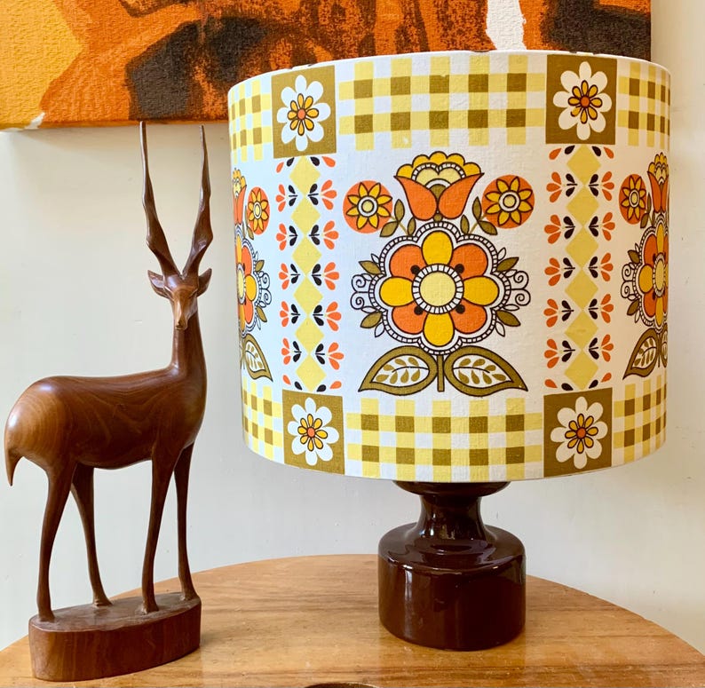 RETRO Yellow Orange SCANDI FLOWER 60s 70s Vintage Fabric 30cm Lampshade afbeelding 1