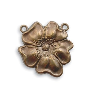 Colgante de flor en relieve de latón Vintaj de 16 mm con dos bucles focales, estilo vintage de latón envejecido, con diseño floral, suministros para hacer joyas DIY, cantidad 1