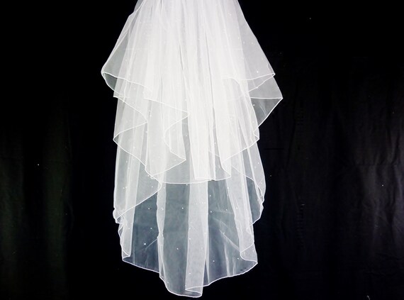 Malis Henderson Bridal Veil 2-tier Crystal Studded Finger  display picture 3