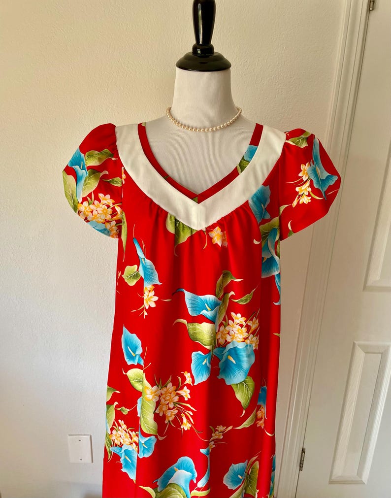 Vintage Hilo Hattie Hawaiian Muumuu Maxi Dress Red Blue Floral Medium ...