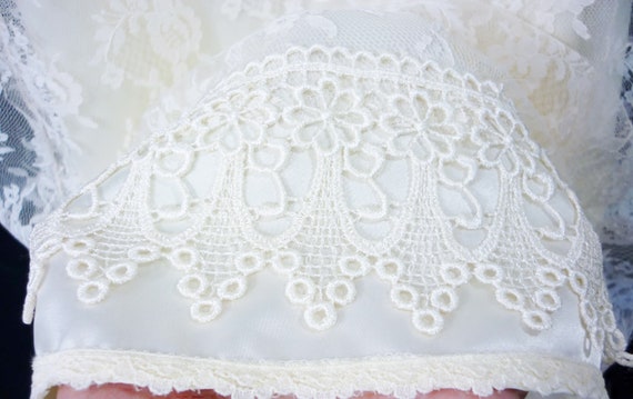 Vintage Tassle Lace Wedding Dress Sheer Lace Seev… - image 10