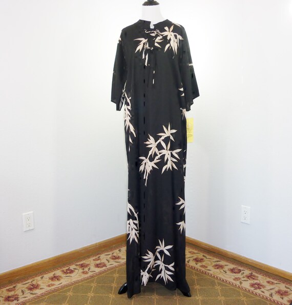 The Polynesian Village Shop Floor Length Dress Tag